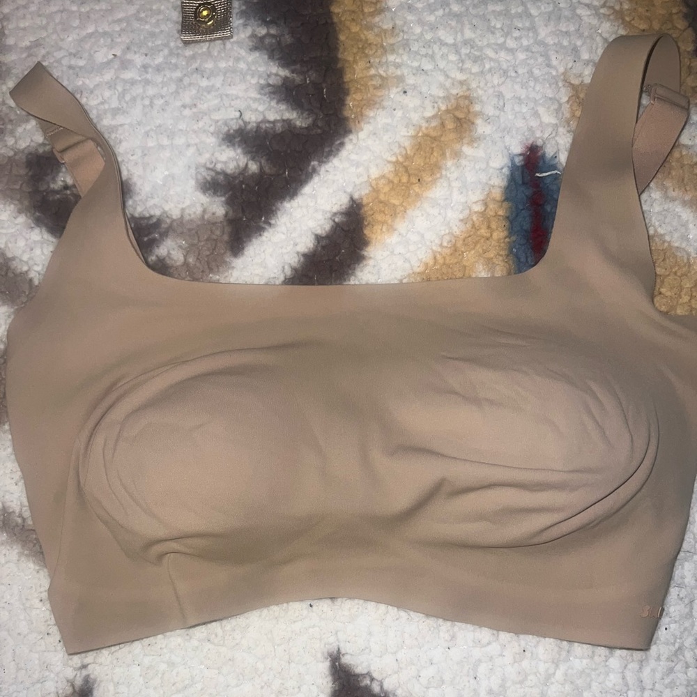 Skims scoop bra